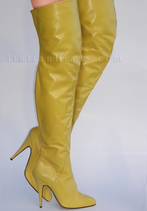 gelbem Stiefel Chionia