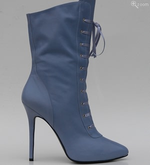 Lavendar Boots Romana