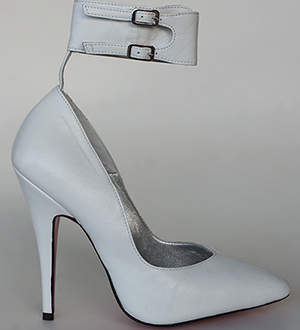 White Pumps Paola