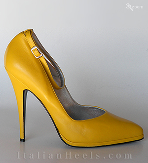 Yellow Pumps Larzia