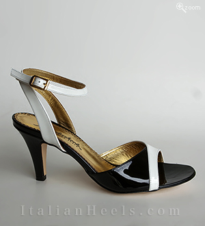 White/Black Sandals Valeria