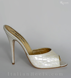 Beige Slippers Leontina